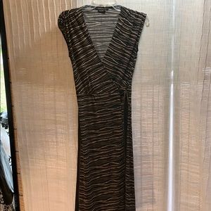 Wrap Dress. Classic Black stripes pattern XS BCBG